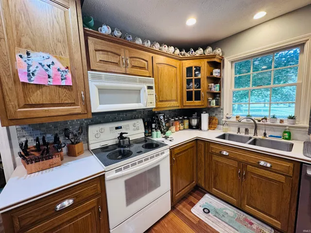 $335,000 | 2960 Sycamore Lane, Bremen, IN 46506