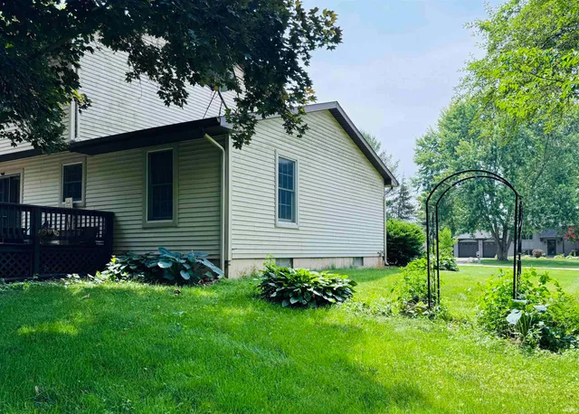 $335,000 | 2960 Sycamore Lane, Bremen, IN 46506