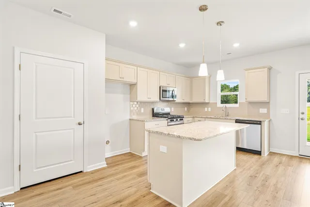 $289,000 | 2112 Mayberry Drive, Spartanburg, SC 29301