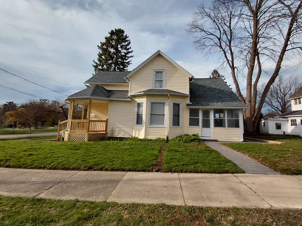 $275,000 | 523 South McAlister Avenue, Waukegan, IL 60085