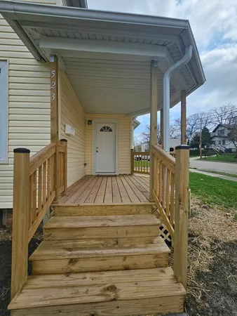 $275,000 | 523 South McAlister Avenue, Waukegan, IL 60085