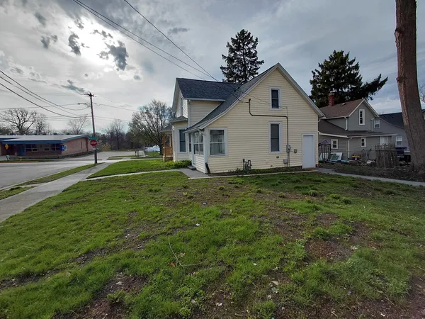 $275,000 | 523 South McAlister Avenue, Waukegan, IL 60085