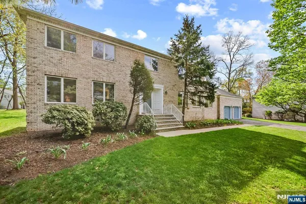 $1,499,000 | 30 Auryansen Court, Closter, NJ 07624