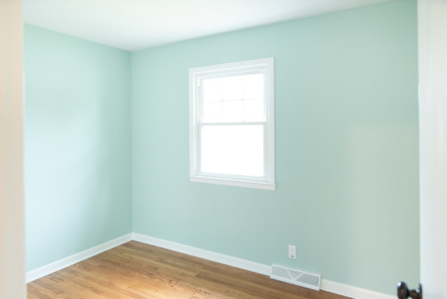 18 Briarcliff Road Montgomery, IL 60538 - Photo 22 of 40 an empty room with a window
