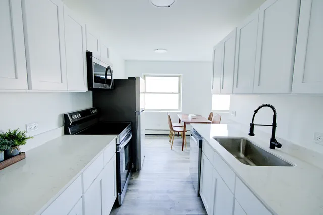 $1,495 | 7250 North Western Avenue, Unit 512, Chicago, IL 60645