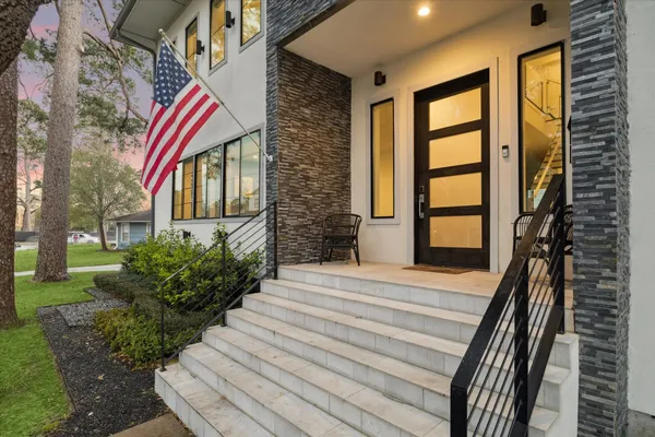 $1,490,000 | 1010 Waltway Drive, Houston, TX 77008