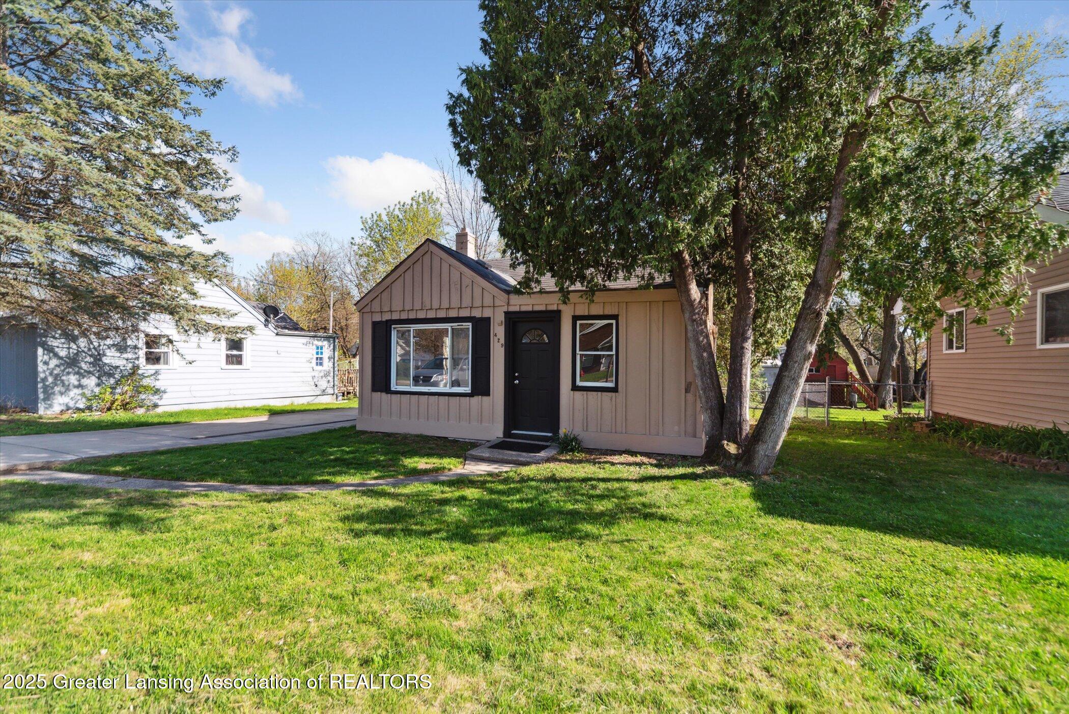 429 West Sheridan Road Lansing, MI 48906 - Photo 2 of 15 02-429-W-Sheridan-Rd-Lansing-MI-48906-Wi