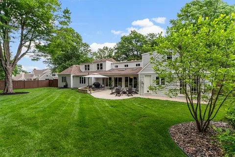 $1,250,000 | 5726 Howe Drive, Fairway, KS 66205
