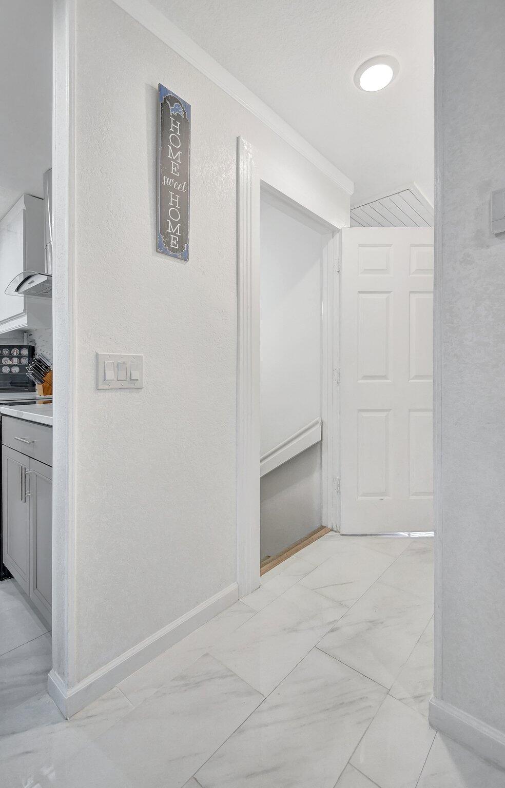 5700 Coach House Circle, Unit G Boca Raton, FL 33486 - Photo 31 of 40 31-web-or-mls-DSC_0151