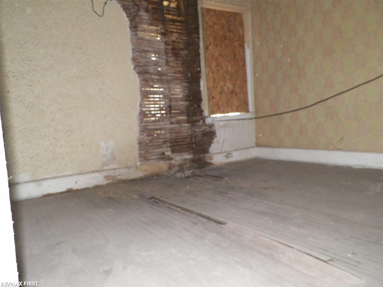 7449 Kipling Avenue Detroit, MI 48206 - Photo 17 of 23 31332799-16.JPG