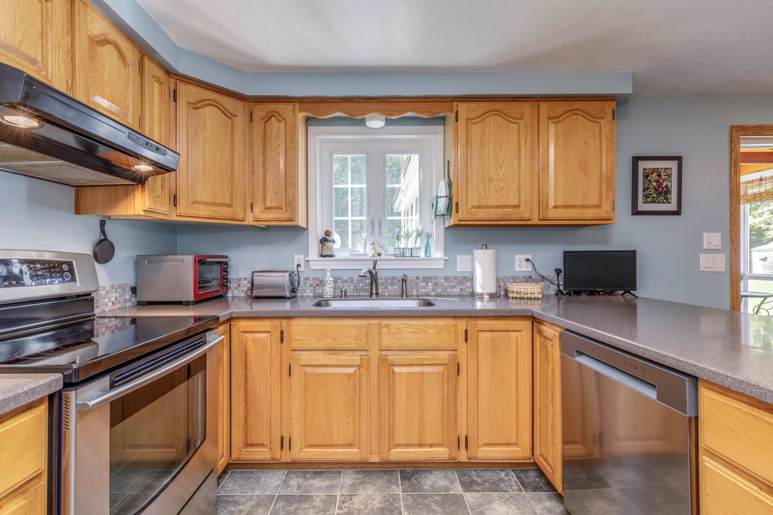 29 Edward Drive Concord, NH 03301 - Photo 13 of 26