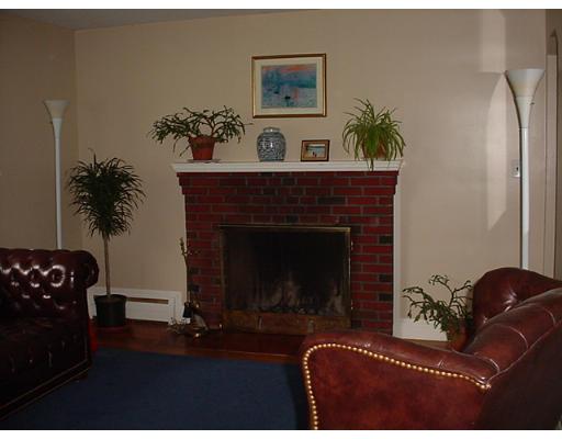 112 Londonderry Road Framingham, MA 01701 - Photo 2 of 10 Gallery Image 2