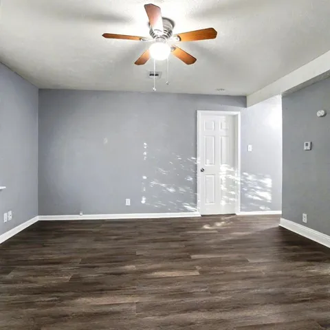 $1,195 | 1212 Riverview Drive, Unit A, Irving, TX 75060