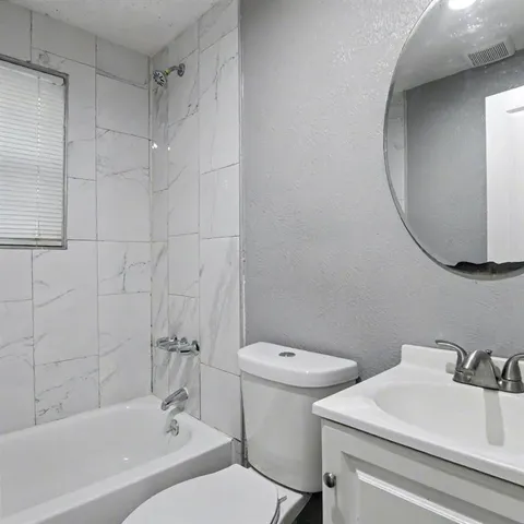 $1,195 | 1212 Riverview Drive, Unit A, Irving, TX 75060