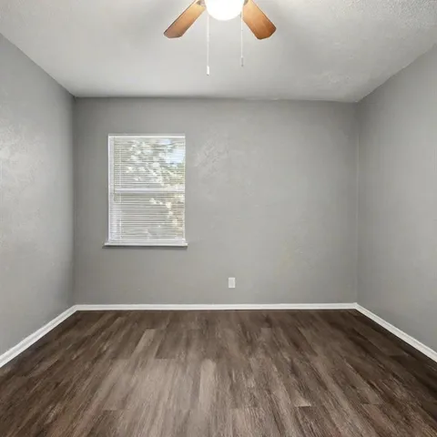 $1,195 | 1212 Riverview Drive, Unit A, Irving, TX 75060