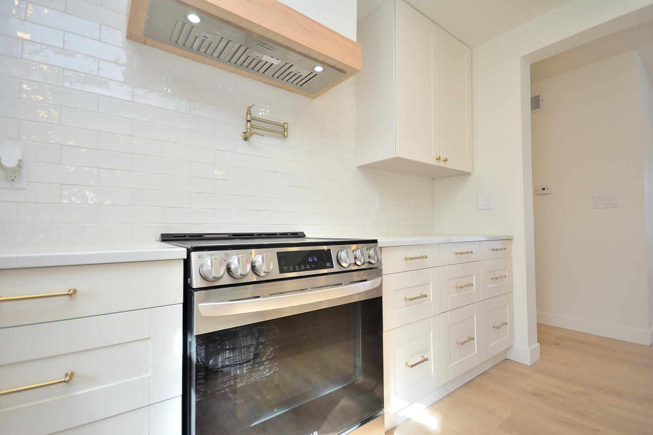 2106 Murphy Woods Road Beloit, WI 53511 - Photo 11 of 44 KITCHEN