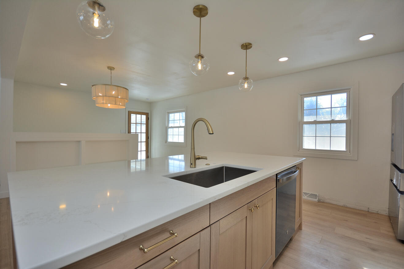 2106 Murphy Woods Road Beloit, WI 53511 - Photo 14 of 44 KITCHEN
