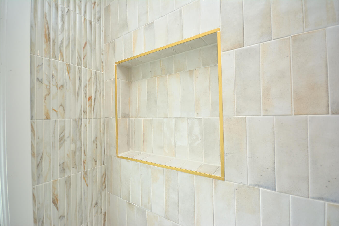 2106 Murphy Woods Road Beloit, WI 53511 - Photo 22 of 44 PRIMARY BATH