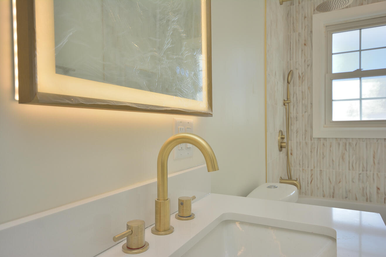 2106 Murphy Woods Road Beloit, WI 53511 - Photo 24 of 44 PRIMARY BATH