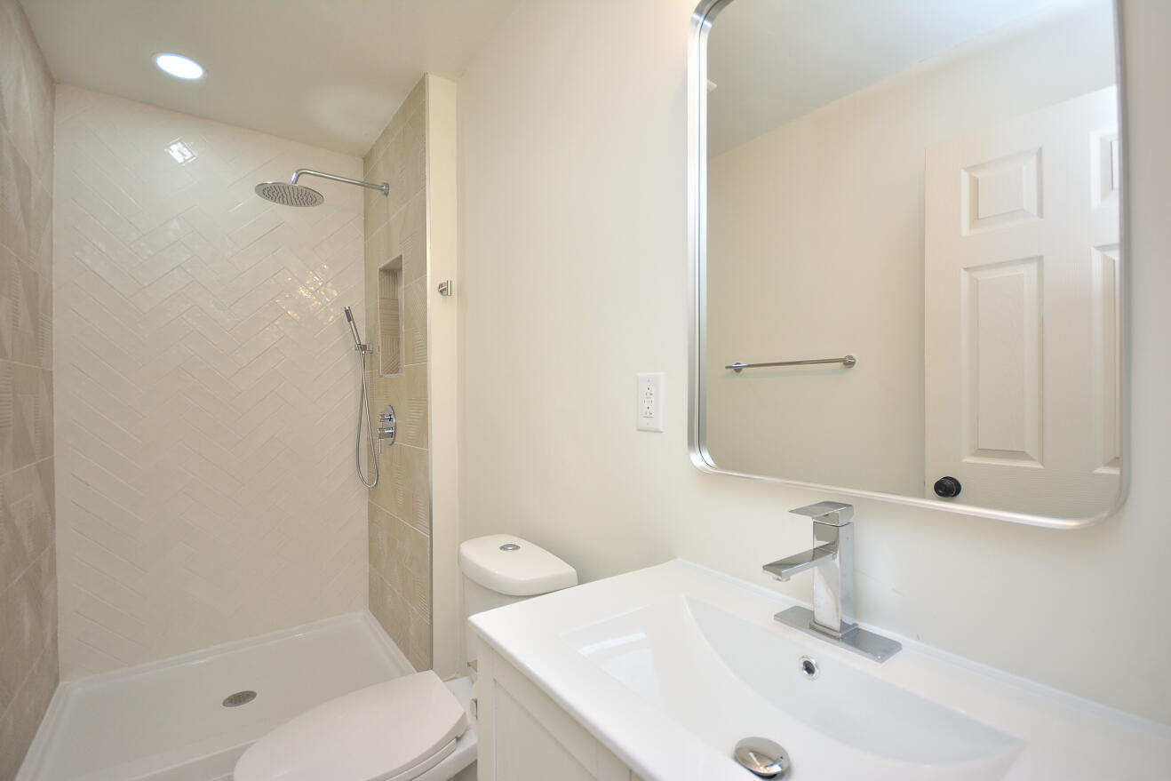 2106 Murphy Woods Road Beloit, WI 53511 - Photo 28 of 44 FULL BATH