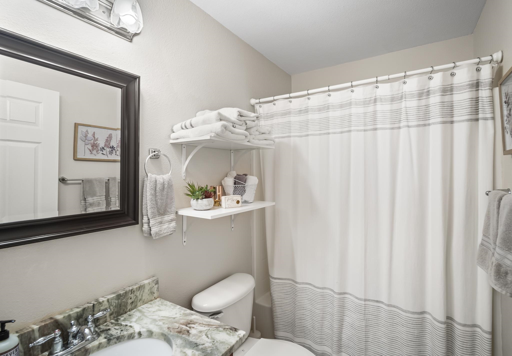 1802 South Bay Street Foley, AL 36535 - Photo 23 of 30 Bathroom