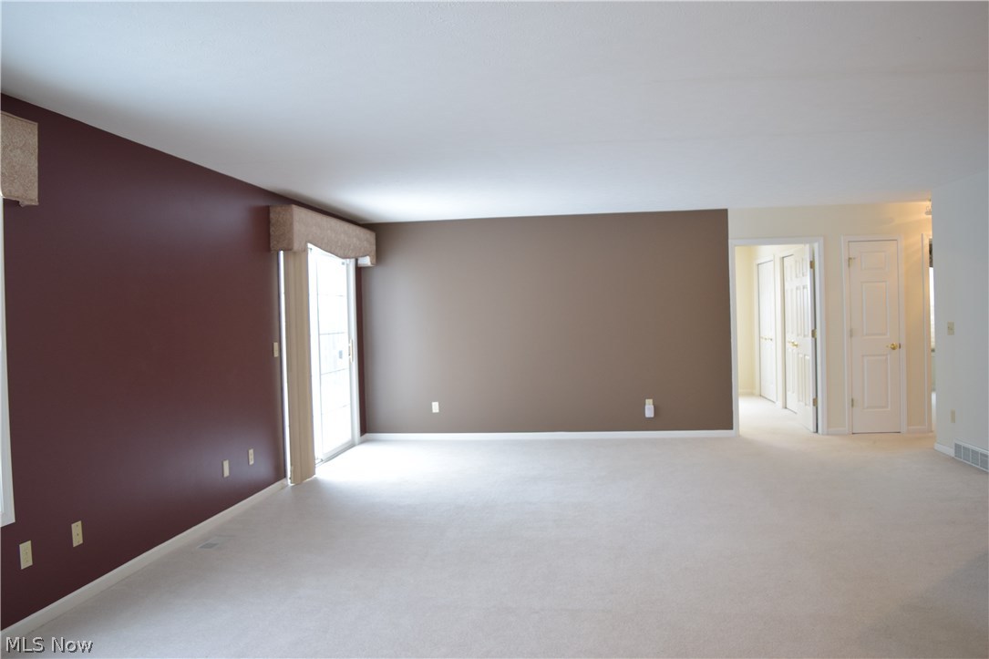 8330 West Ridgewood Drive, Unit 2A Cleveland, OH 44129 - Photo 3 of 25