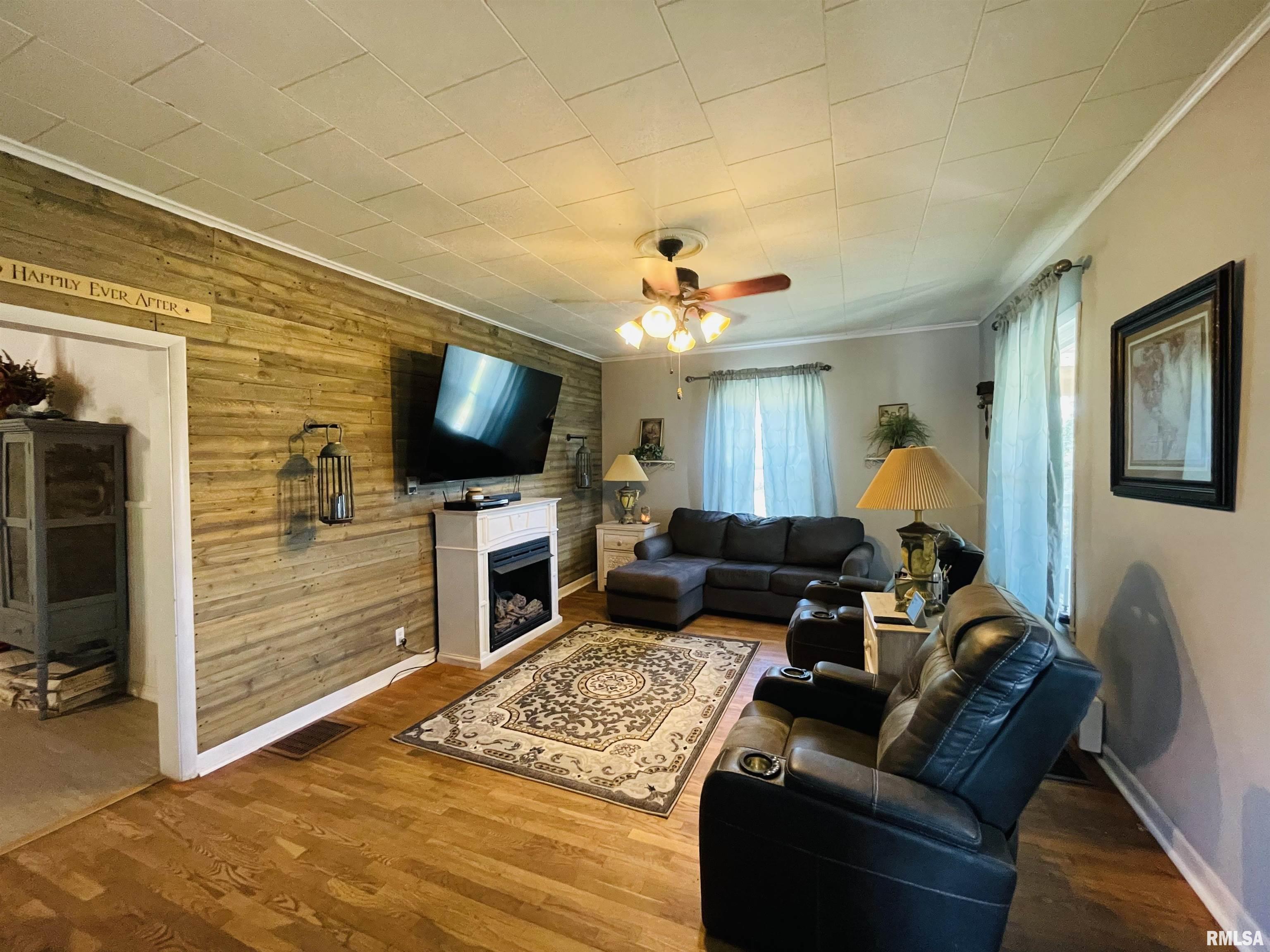 7779 Section Line Road Mulkeytown, IL 62865 - Photo 9 of 33