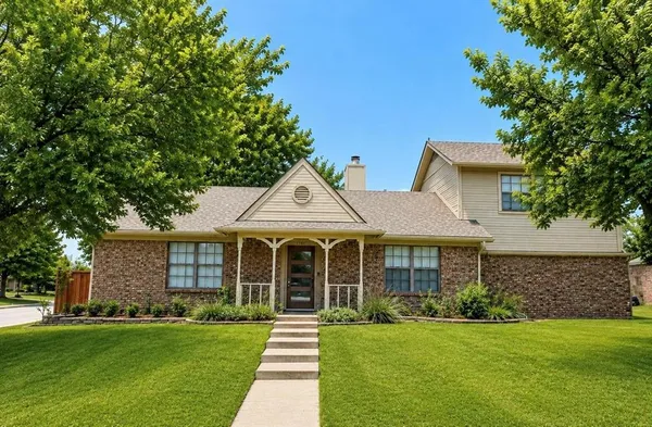 $2,750 | 2037 Oakbluff Circle, Carrollton, TX 75007
