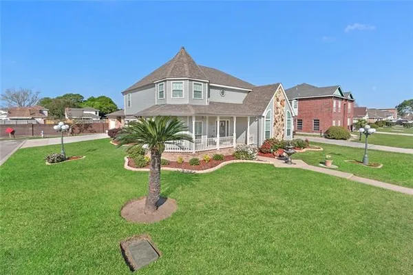 $525,000 | 3924 Lake Arrowhead Drive, Harvey, LA 70058