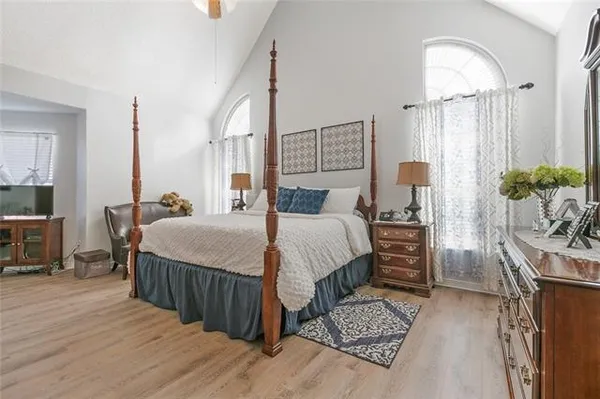 $525,000 | 3924 Lake Arrowhead Drive, Harvey, LA 70058