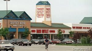 2009 Old Country Road Riverhead, NY 11901 - Photo 8 of 9 Tanger Outlet Center I