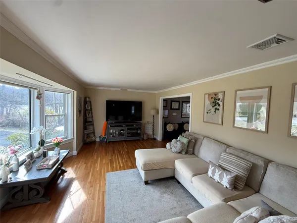 $5,600 | 16 Minkel Road, Ossining, NY 10562