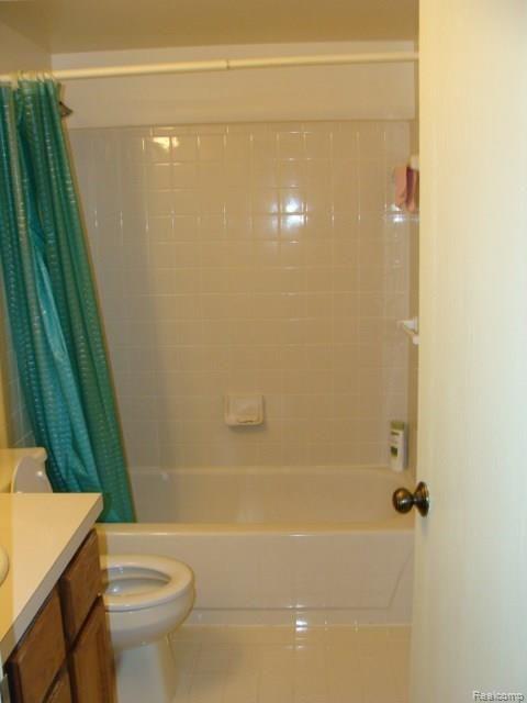 1607 Hillside Lane Rochester, MI 48307 - Photo 28 of 39 2 Bath.jpg