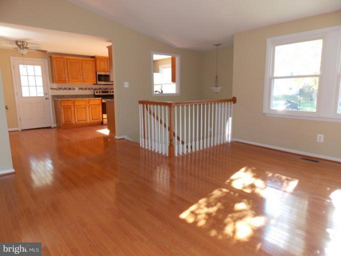 7 Lomond Court Rosedale, MD 21237 - Photo 4 of 30 Living Room