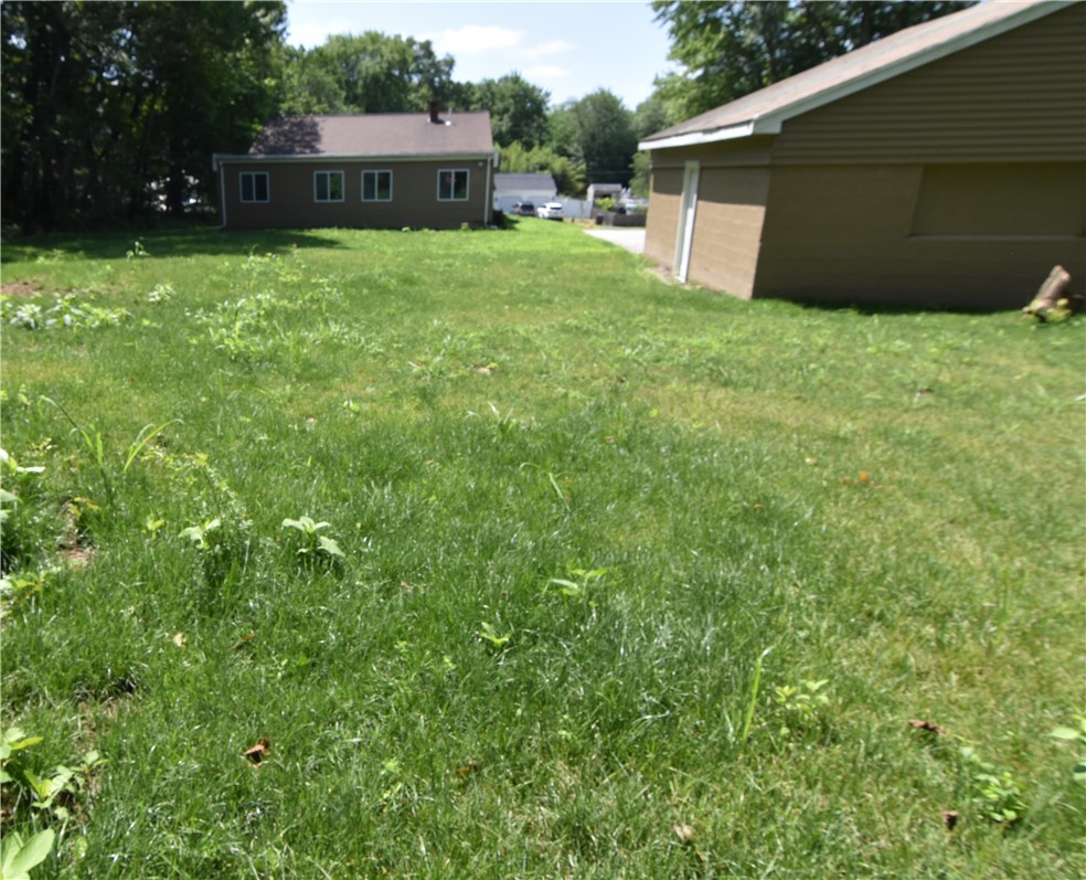 304 Getchell Avenue Woonsocket, RI 02895 - Photo 26 of 27 Huge rear yard