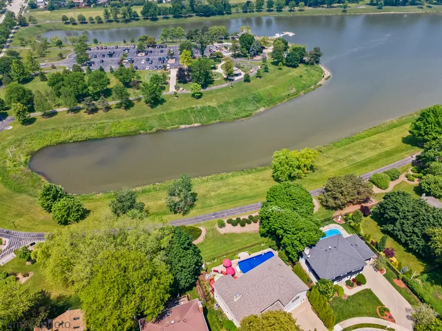 a view of entryway and hall