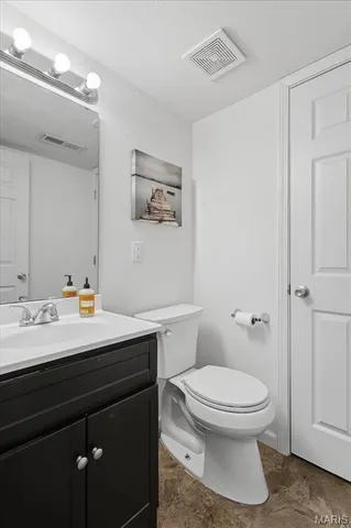 $234,900 | 1939 Hunting Lake Court, Unit 1939, Kirkwood, MO 63122