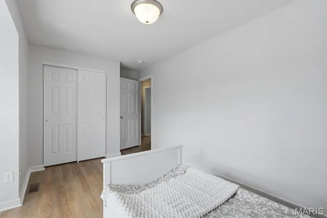 $234,900 | 1939 Hunting Lake Court, Unit 1939, Kirkwood, MO 63122