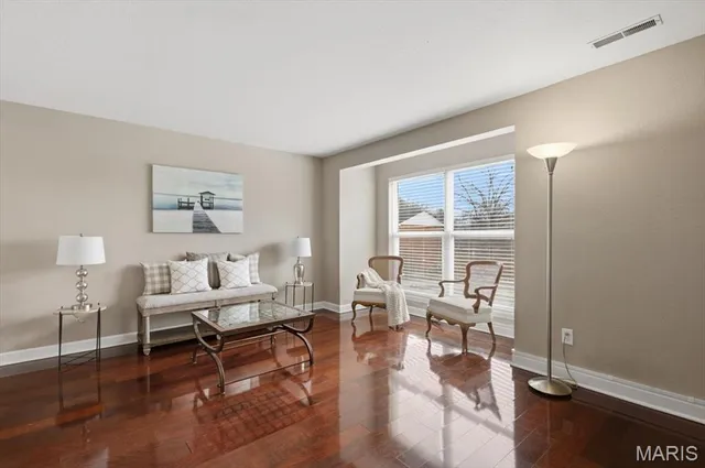 $234,900 | 1939 Hunting Lake Court, Unit 1939, Kirkwood, MO 63122