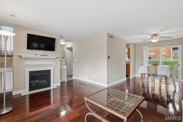 $234,900 | 1939 Hunting Lake Court, Unit 1939, Kirkwood, MO 63122