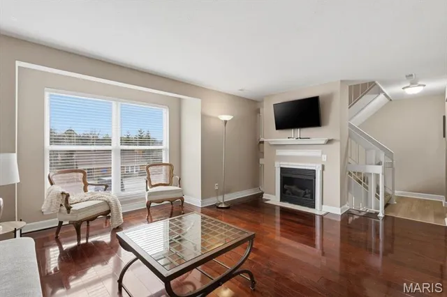 $234,900 | 1939 Hunting Lake Court, Unit 1939, Kirkwood, MO 63122