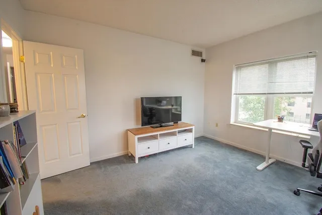 $3,000 | 655 Concord Avenue, Unit 403, Cambridge, MA 02138