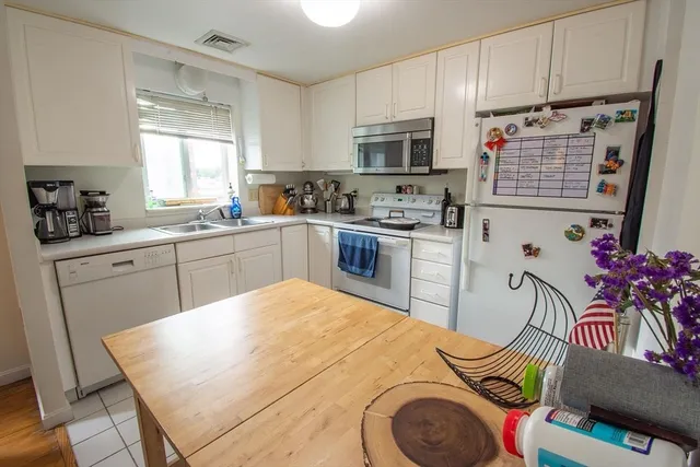 $3,000 | 655 Concord Avenue, Unit 403, Cambridge, MA 02138