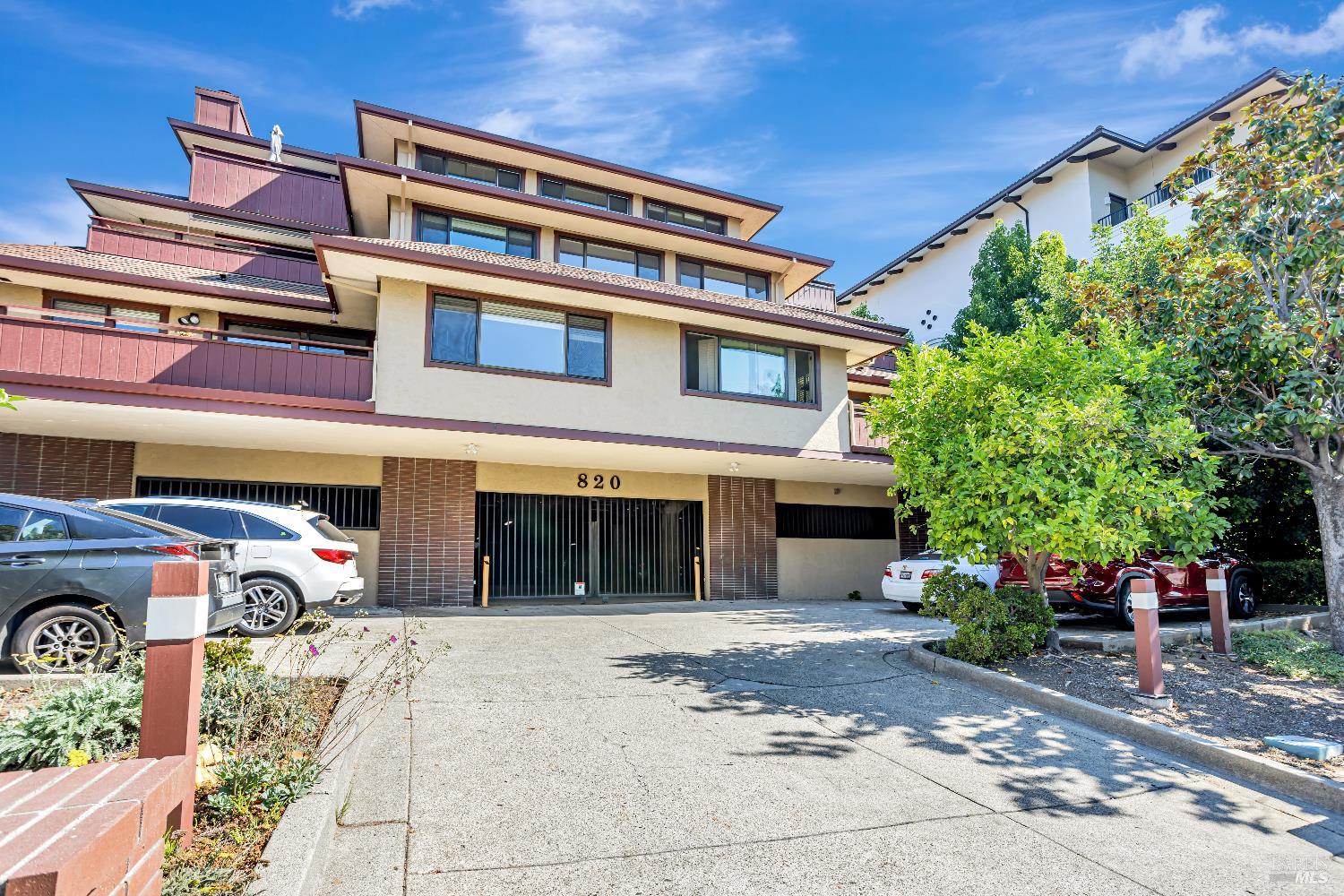 820 Mission Avenue, Unit 7 San Rafael, CA 94901 - Photo 3 of 33 a front view of a building with street