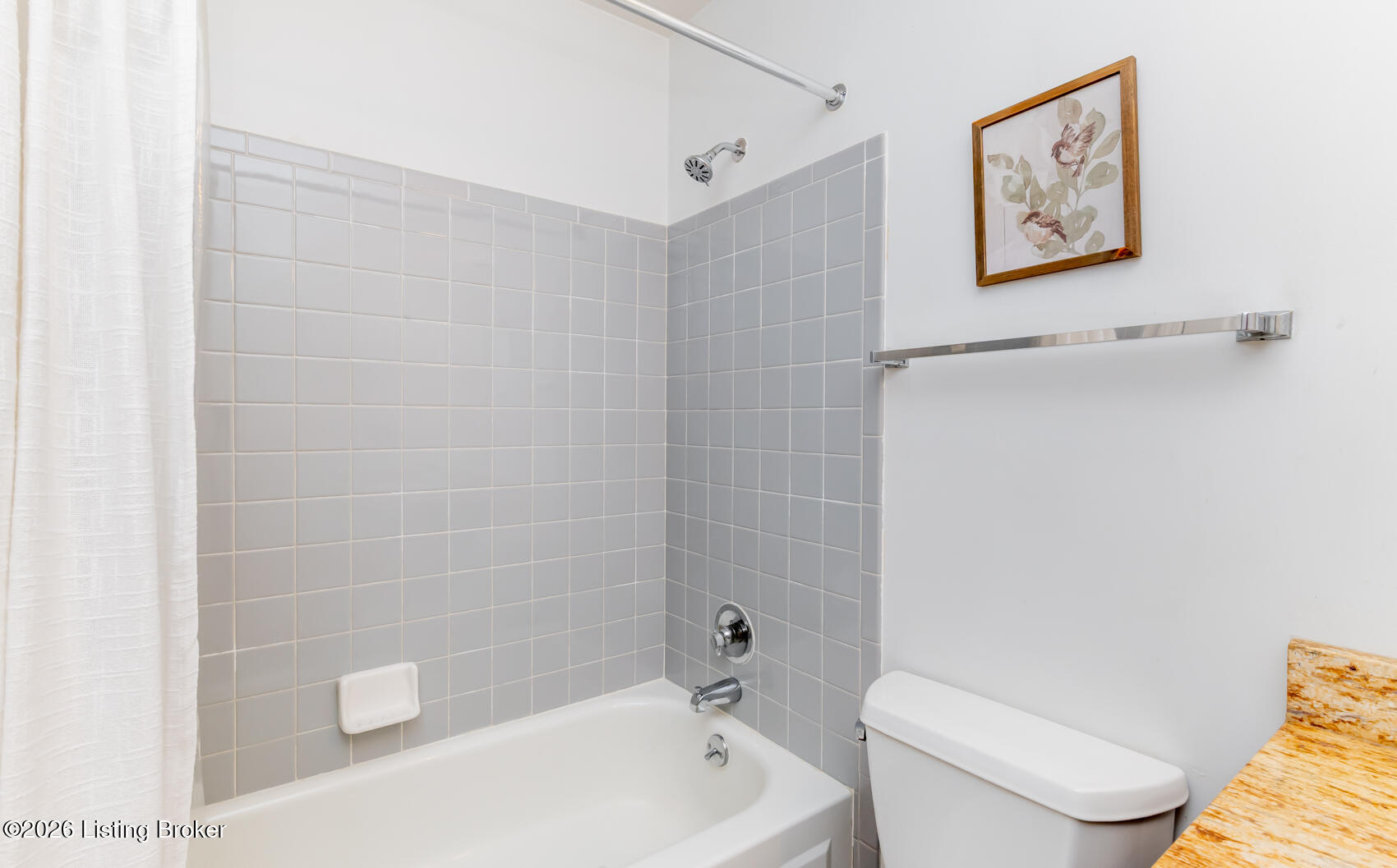 8911 Acushnet Road Louisville, KY 40242 - Photo 27 of 35 First floor hall - full bathroom