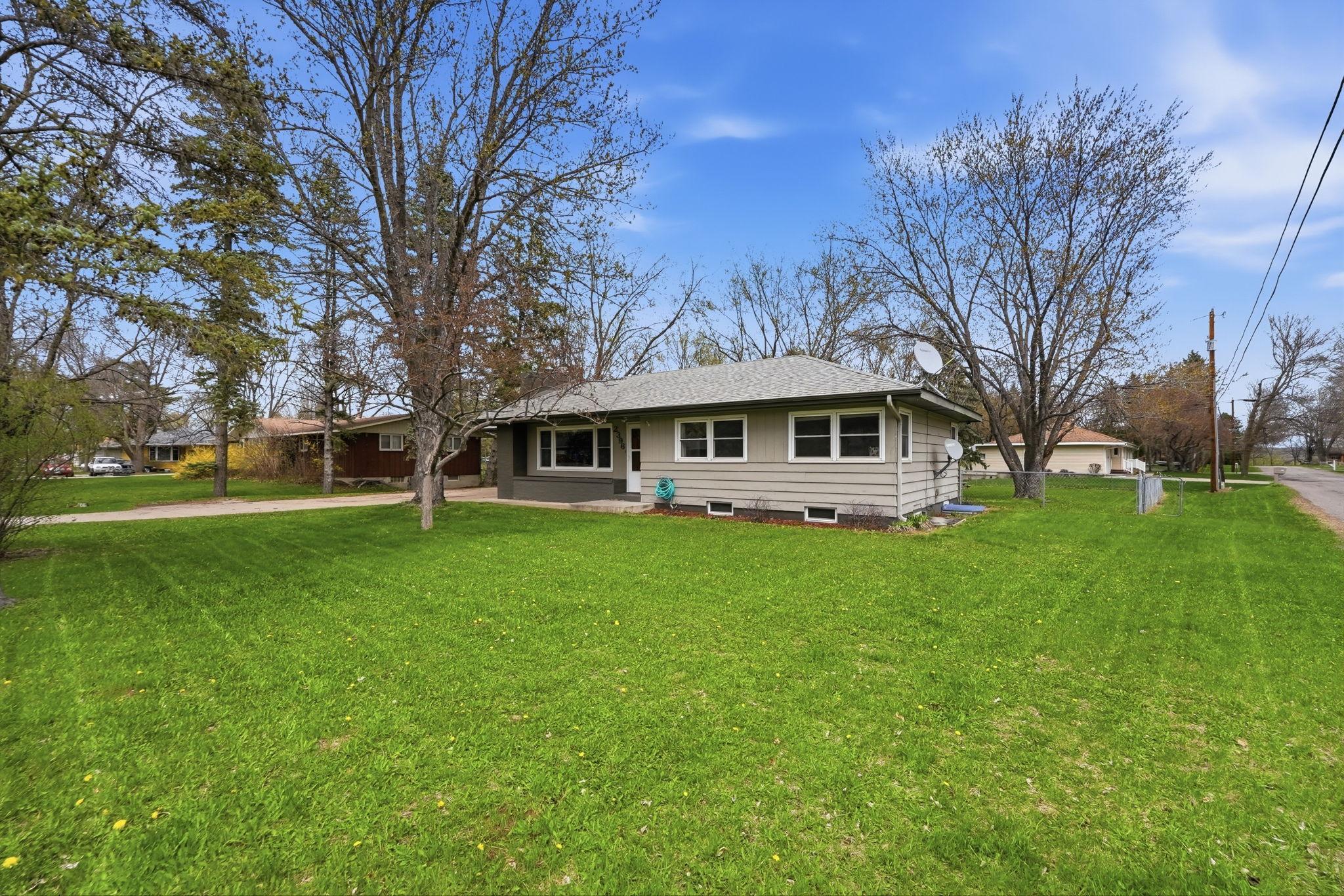 2396 Clearwater Road St. Cloud, MN 56301 - Photo 2 of 33