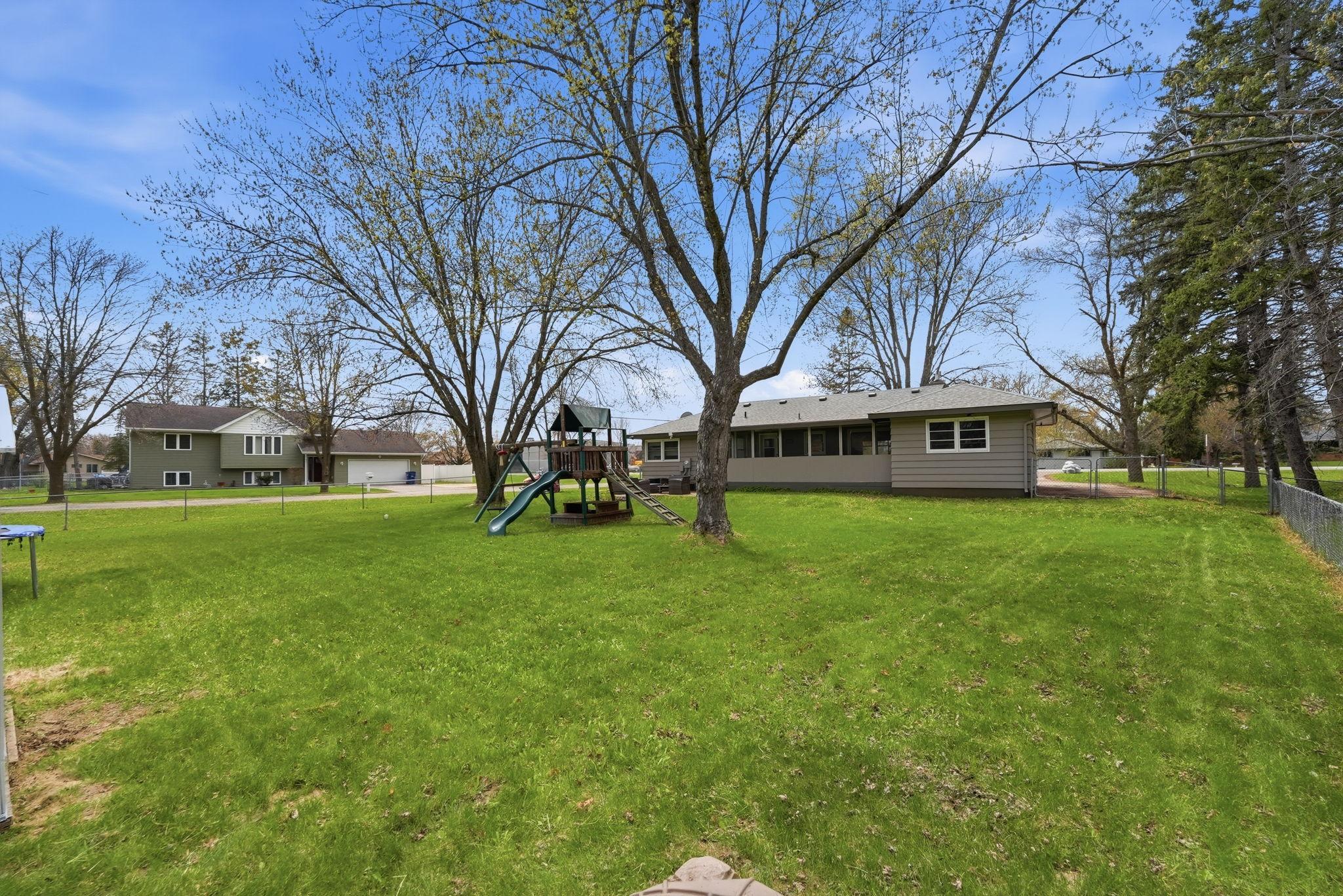 2396 Clearwater Road St. Cloud, MN 56301 - Photo 3 of 33