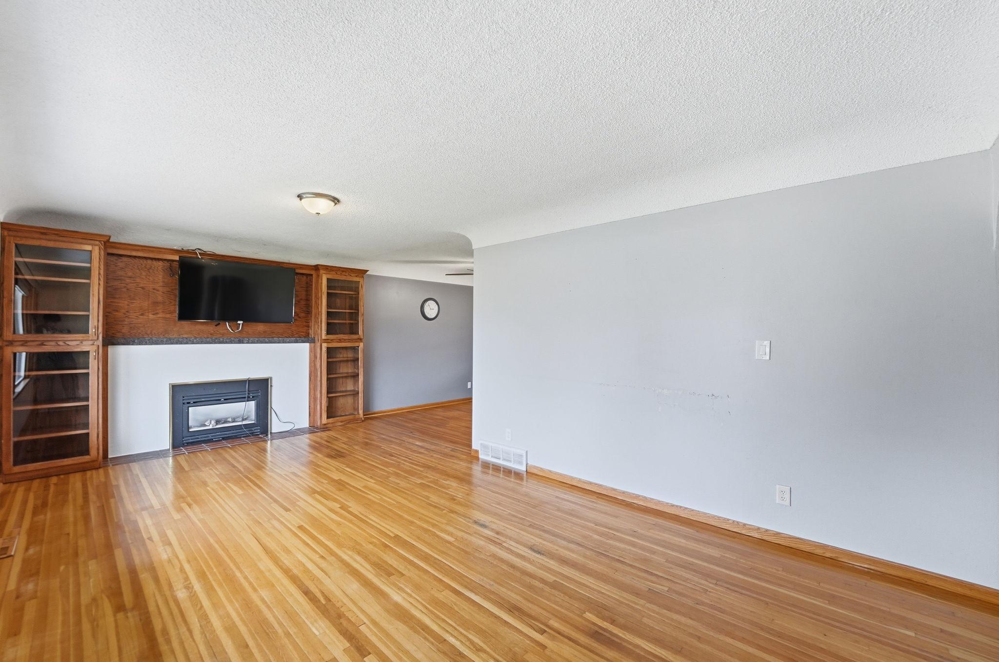 2396 Clearwater Road St. Cloud, MN 56301 - Photo 4 of 33