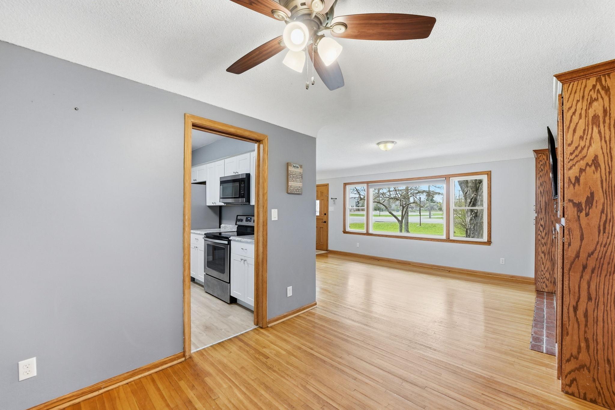 2396 Clearwater Road St. Cloud, MN 56301 - Photo 9 of 33