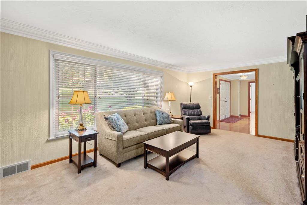 480 Miranda Road Pittsburgh, PA 15241 - Photo 7 of 43 Gallery Image 7
